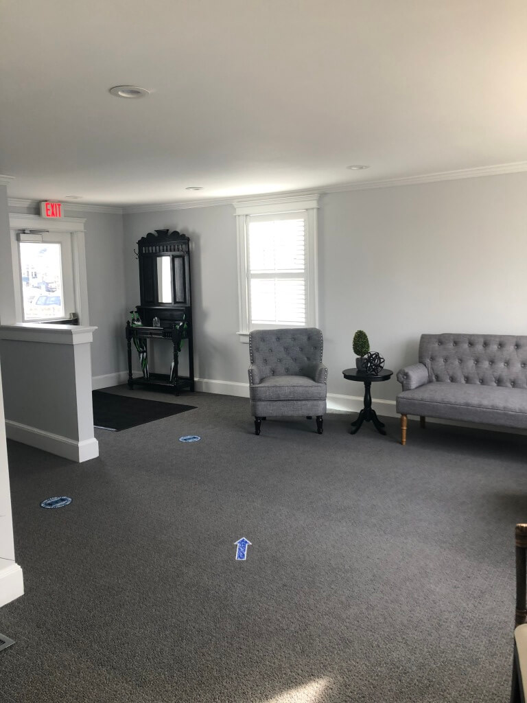 5fca81f5027bc-3971-5778-HandicappedEntrance